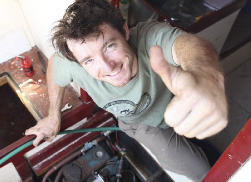 It woks! The engine works! One happy little Vegemite!
