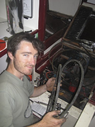 Changing the V belts on the engine