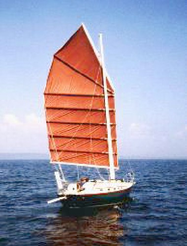 Marco Polo III (Teleport) sailing away